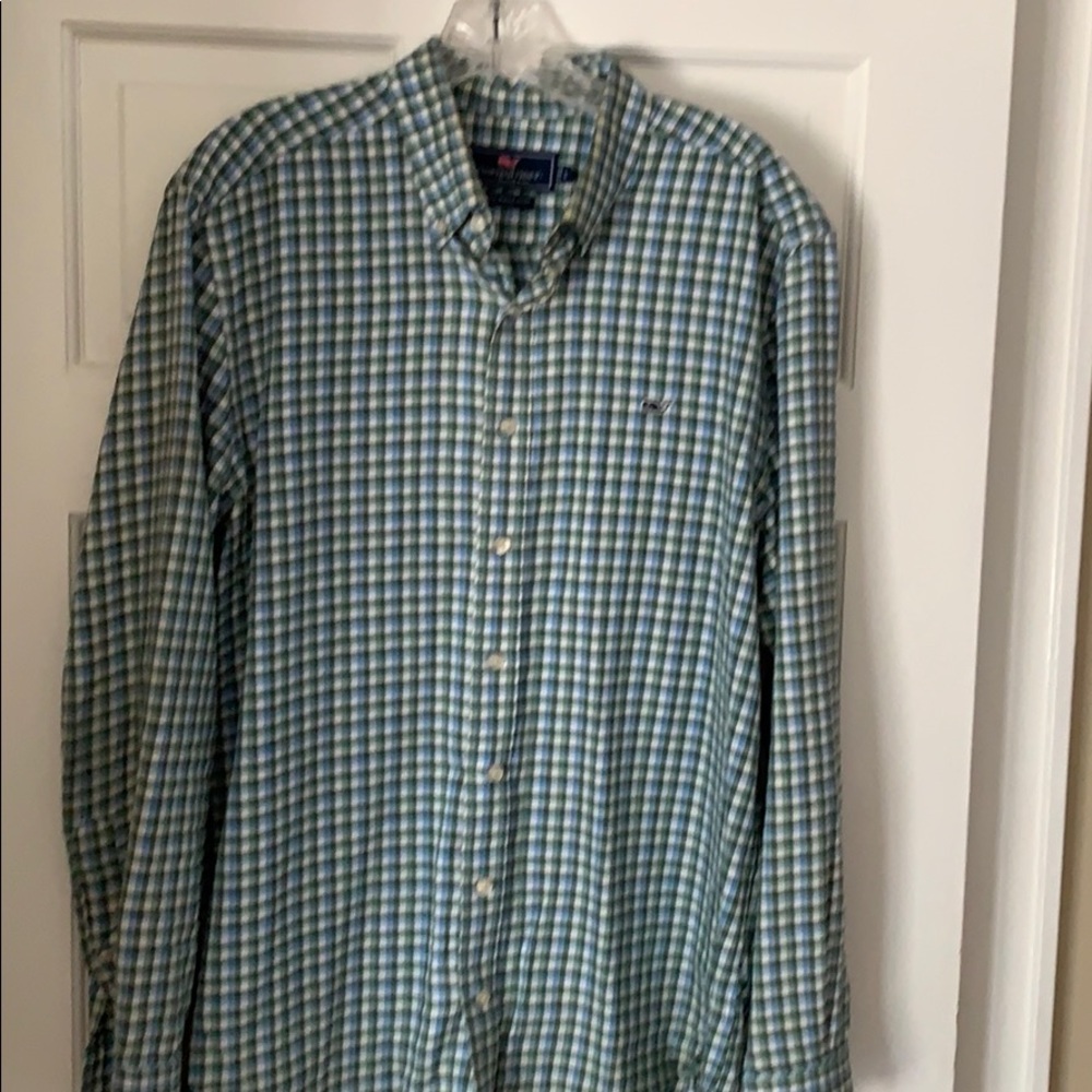 Men’s flannel vineyard vines button down